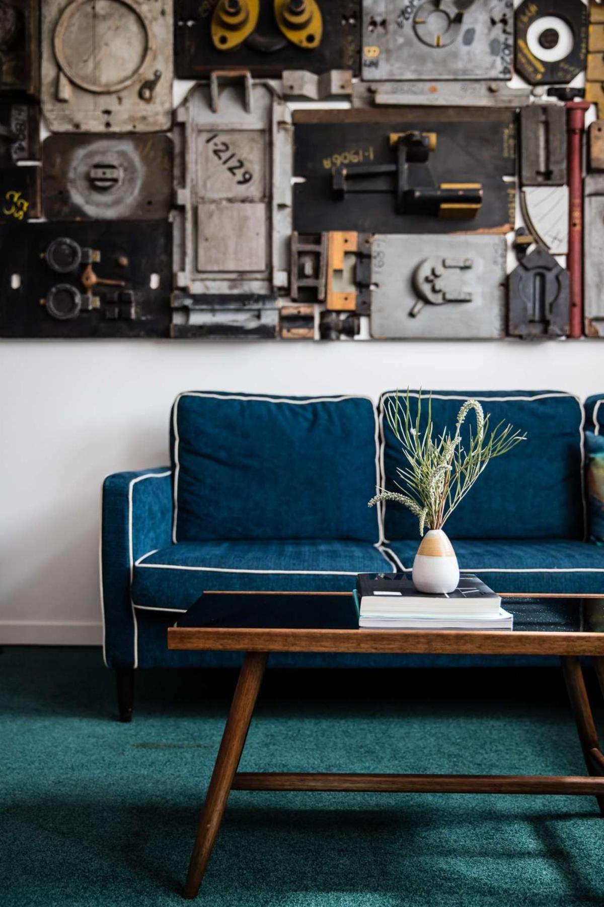 The Old Clare By Ode Hotels Sydney Exterior foto A blue sofa